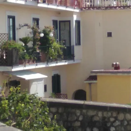 Fronte Al Porto * Salerno
