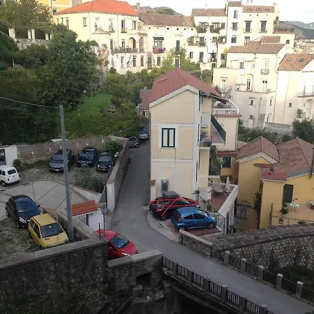 Fronte Al Porto Salerno