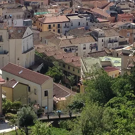 Fronte Al Porto