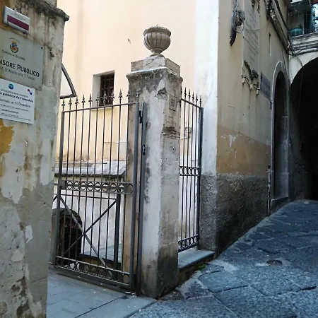 Fronte Al Porto Salerno