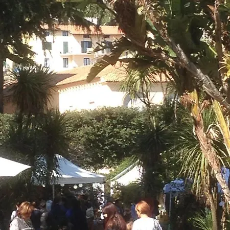 Fronte Al Porto Salerno